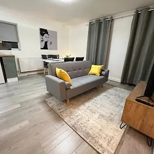 Apartment Stylish Getaway In *