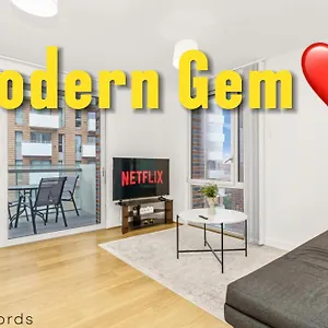 Exclusive 2 Bedroom Flat In Bromley By Bow *
