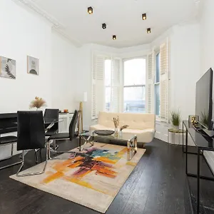 Lovely 2br Flat In Kensington, 2 Minutes Tube * London
