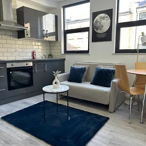 Luxury 1 Bedroom With Open Plan Kitchen For 6 Person In London! E1 *