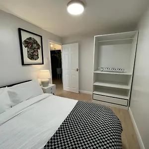 River Thames Hideaway Apartment *