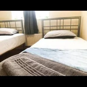 Apartment In - Near Bus & Metro