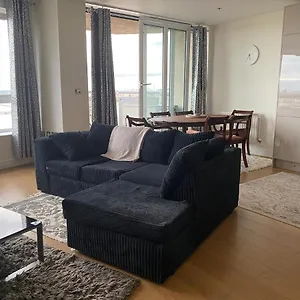 Apartment 2 Bedroom By The River Thames