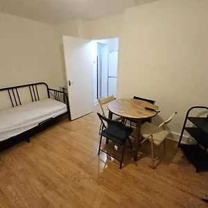 Apartment 2 Bedroom In Greater London