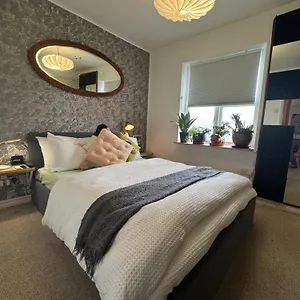 Private In A Stylish Flat Homestay