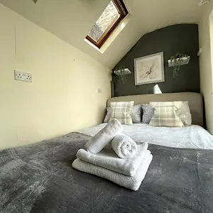 Wonderful 2 Bed Flat In Fulham London