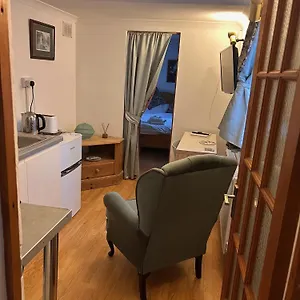 Tranquil 1 Bedroom 30 Mins To Heathrow *