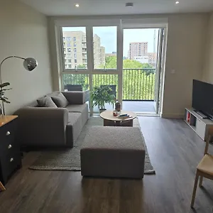 Luxury One Bedroom Flat With Balcony Apartment *