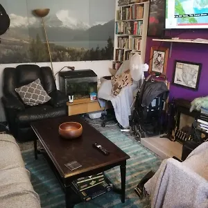 Homestay 42 Churchbury Rd 1 *