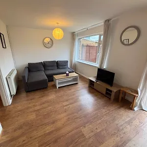 3 Bed London Escape Parking Included Holiday home Brentford