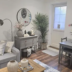 Immaculate Garden Flat Apartment Thornton Heath
