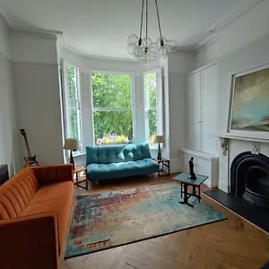 Peaceful Flat Apartment London