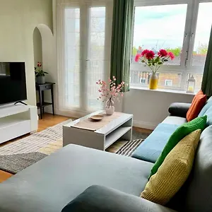 2 Bedroom Flat Bermondsey Tower Bridge London