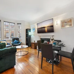 Old Elegant 2-bedroom On Marylebone High Street Apartment
