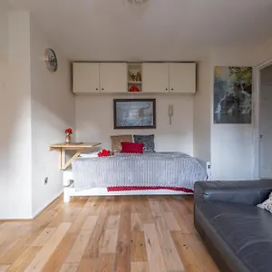 Glenville Apartment