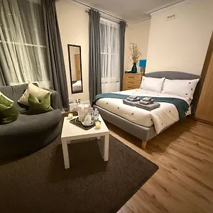 Good Size And Cheap Double In Hammersmith Guest house