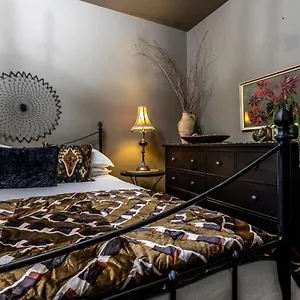 In Style At Olive 77 Book Your Trip Now Apartment *