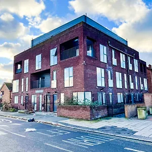 Apartment Spacious 8-person House Near Excel Free Parking London