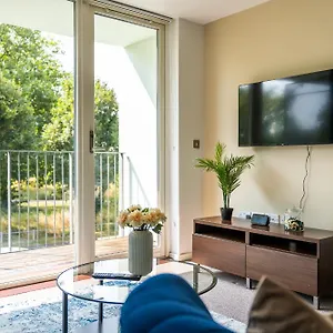Stylish 2br 2ba Colindale With Balcony Edgware