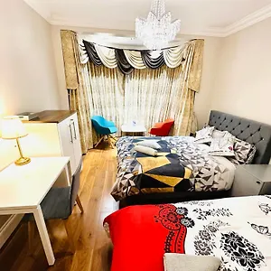 Place To In London - In Redbridge Wanstead