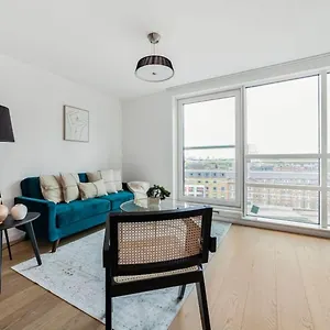 Stunning 2b Vauxhall Near Thames & Tube Apartment
