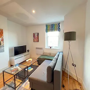 Apartment Stylish Flat In Heart Of Clapham London