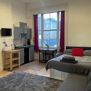 Apartment In - 13 London