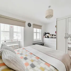 Cozy One Bedroom With Own Lounge And Bathroom In Shared House 2nd Floor With Wifi And Lovely Landscape View