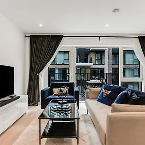 Apartment 1br Chelsea Retreat With Balcony View
