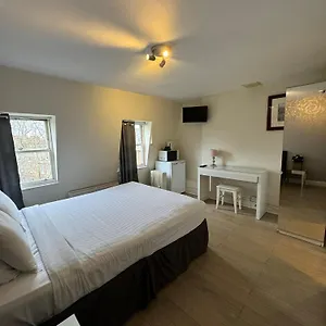 The Paramount Hotel 3*