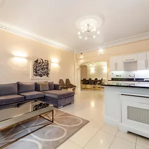 Apartment Captivating 3br Flat, 5 Min To Hyde Park