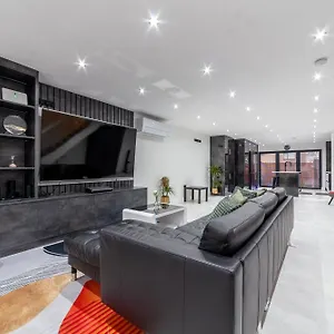 Stonewall Superb Cozy House * London