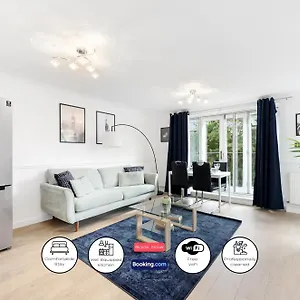 3-bedroom Short Term & Flexible Renting Limehouse With Free Wifi & Free Parking Apartment *