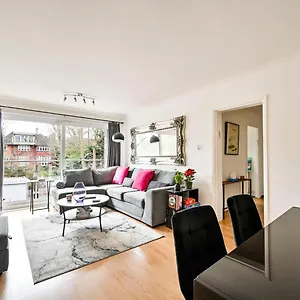 Guestready - Peaceful Hideaway In North London