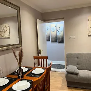 Apartment For Up To 6, Next To Big Ben & Eye London