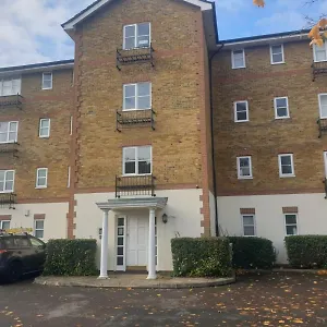 Peaceful On Sharing Flat In Wimbledon * London