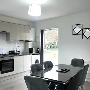 Apartment Duplex 3 Bed With Patio In Camden Wr202 *