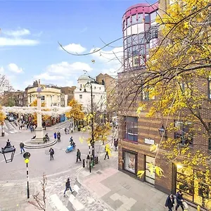 Homestay Bedroom In My Seven Dials In Covent Garden Just A Minute's Walk From Soho London