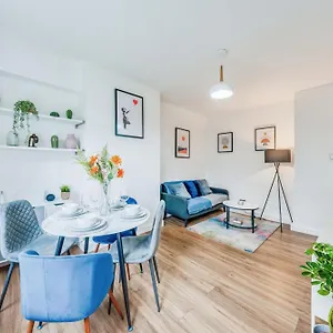 Apartment Stylish Flat, Bridge, Free Weekend Parking *