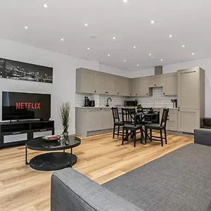 Apartment Jd Cityscape Balcony East *