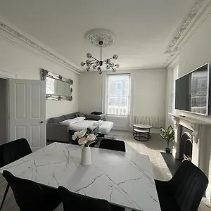 - Chalk Farm Station Apartmán