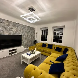 Kensington Apartment London