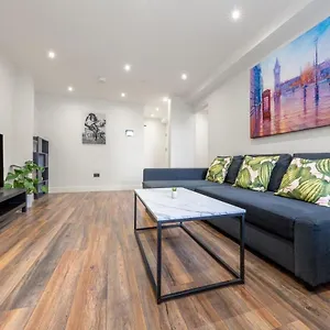 West Sleeps 5 - Zone 2 *
