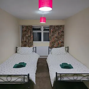 Apartment Sw20 Serviced *