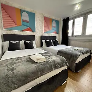 Comfortable Family Near Apartment London