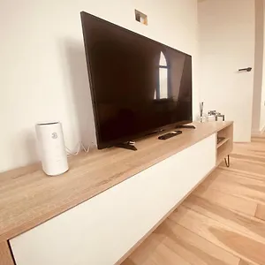 Spacious 1 Bed Flat In The