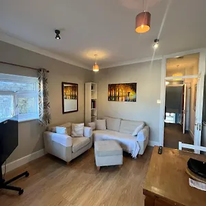 Apartment Quiet 1 Or 2 Bedrooms Local Bus Train Tube New Southgate