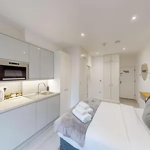 Tranquil Retreat In Apartment *