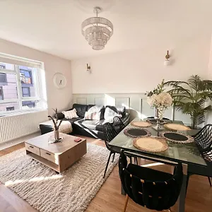 Apartment Central City 3 Minutes To Tower Of London Trendy Shoreditch Recently Refurbished 3 Bedrooms Sleeps 8 *
