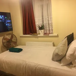 F3 Cosy Single Apartment London